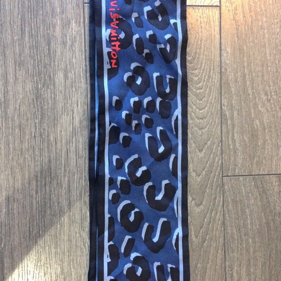 Louis Vuitton  Blue Leopard Twilly - Picture 3 of 4